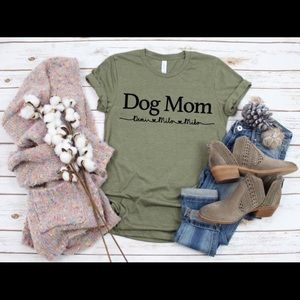 Personalized dog mom tee